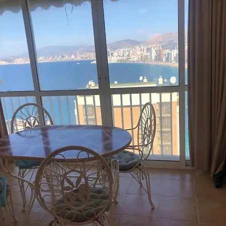 Piso Amplio Y Luminoso En Rincon De Loix. Benidorm